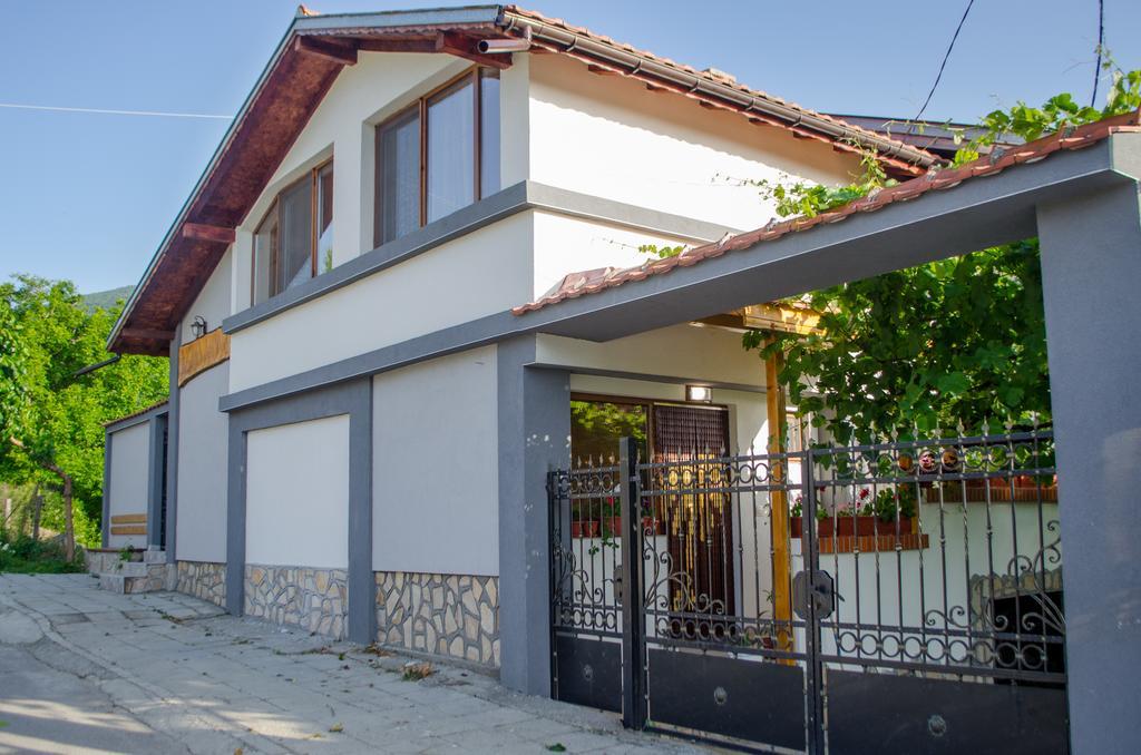 Guesthouse Juli Saparewa Banja Zewnętrze zdjęcie